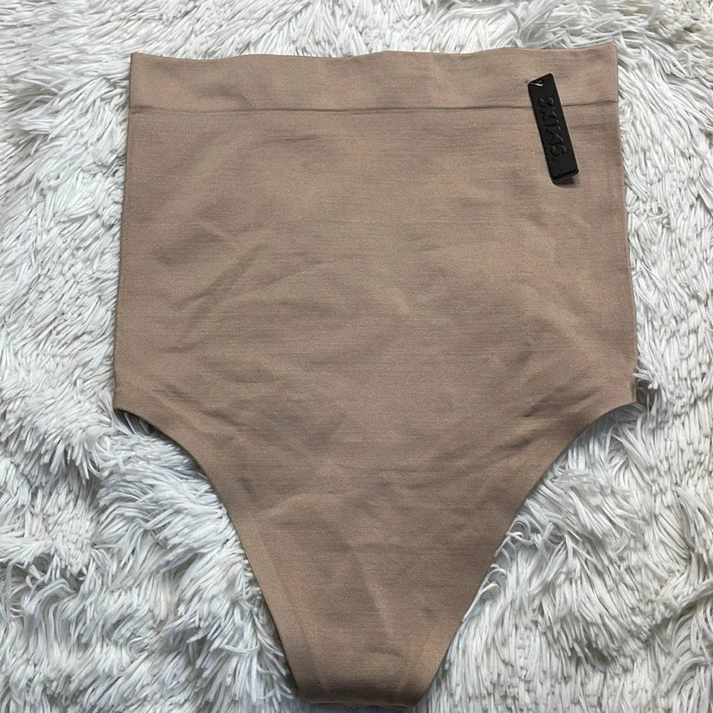 SKIMS High Waisted Bonded Thong